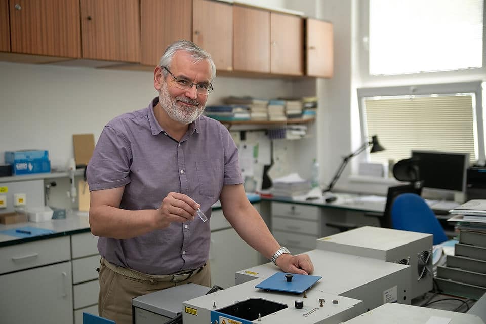 Ing. Kamil Lang, CSc., DSc. graduated from the Faculty of Nuclear and Physical Engineering at the Czech Technical University in Prague. As a postdoctoral fellow he worked in Spain at the University of Barcelona and in the USA at Cornell University and University of California Santa Cruz. In 1997 he joined the Institute of Inorganic Chemistry, where he is currently beginning his second term as Director of the Institute. He is also a member of the Institute Council and Head of the Department of Materials Chemistry. His research has focused mainly on photophysics and photochemistry, the study of transition metal clusters, porous and layered materials and reactive oxygen species. He is the author of more than 160 publications and the investigator of a number of major research grants.